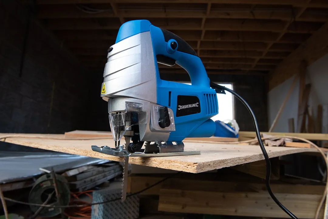 Silverline 710W Laser Decoupeerzaag 919849