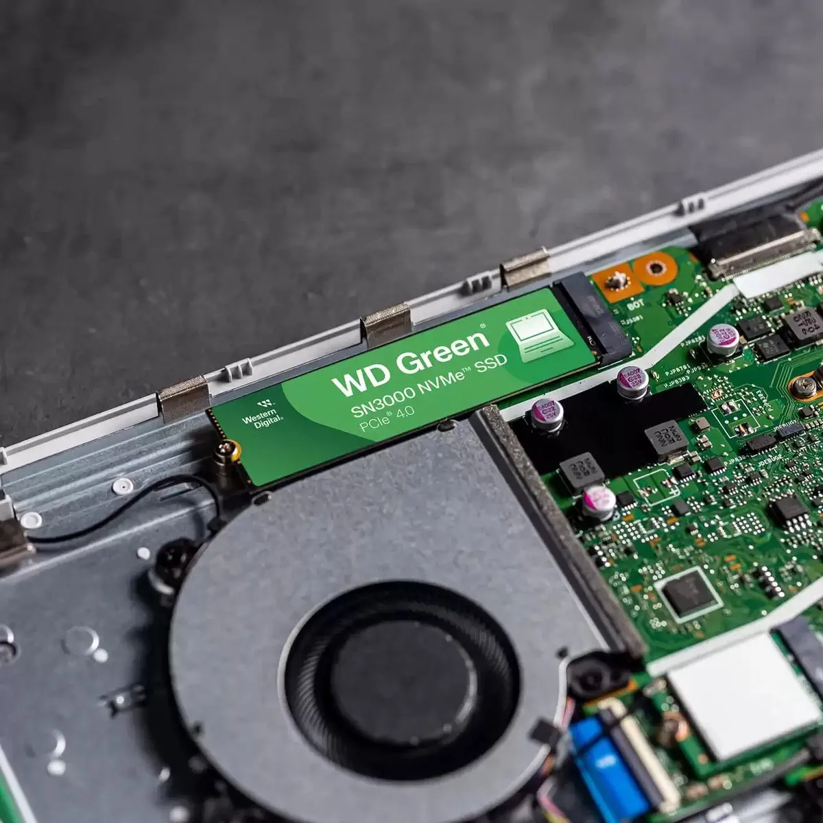 Western Digital SN3000 WDS200T4G1E-00CPS0 M.2 SSD - 2TB