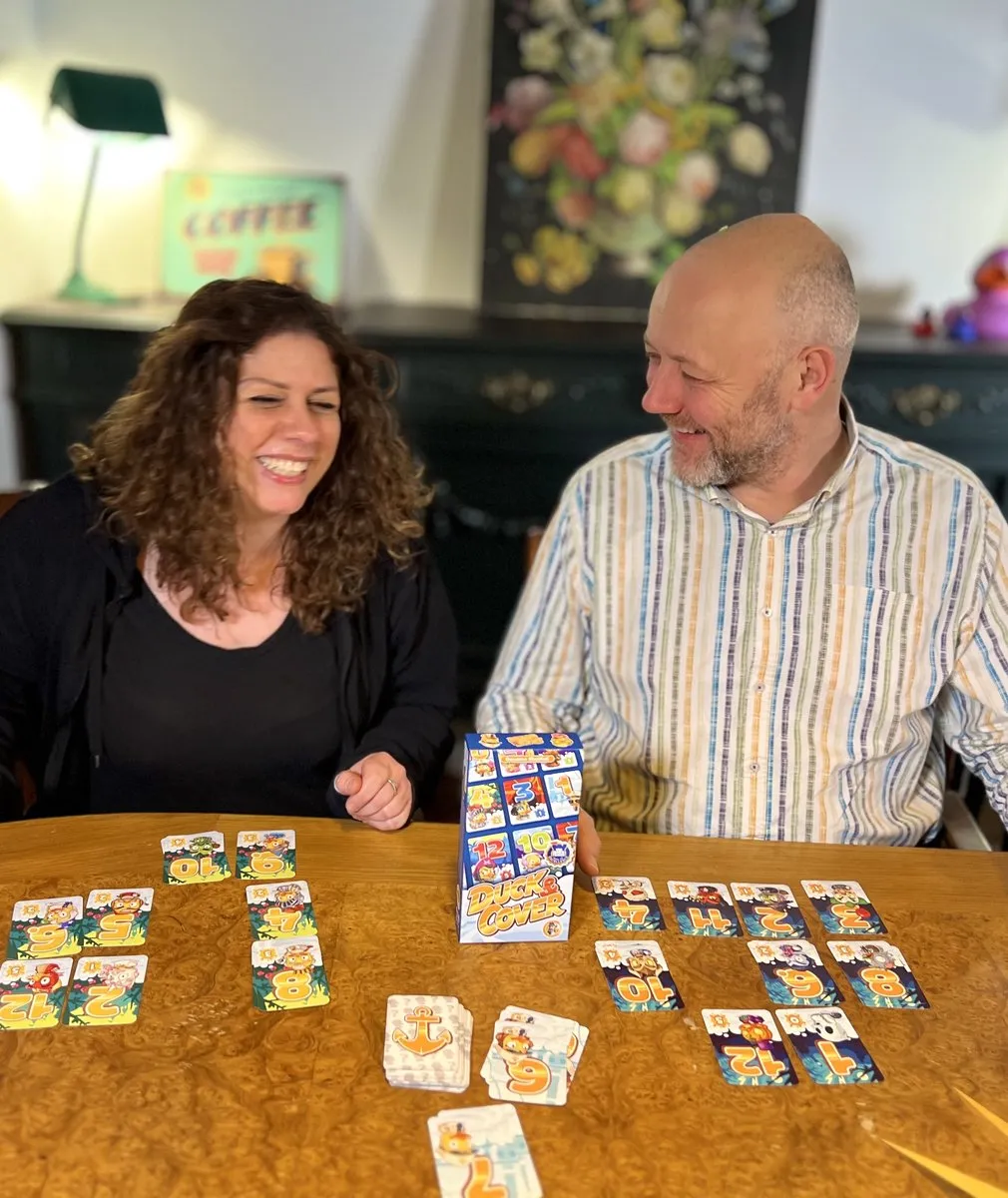 Asmodee Duck & Cover Kaartspel - 2-7 Spelers