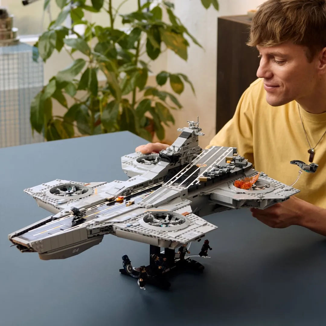LEGO Marvel S.H.I.E.L.D. Helicarrier 76354 - 3057 Stukken