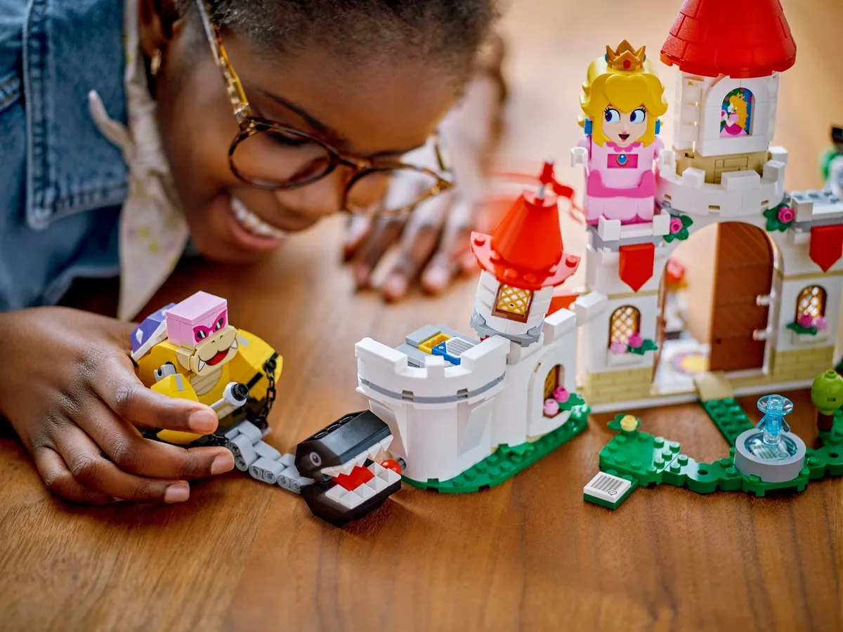 LEGO Super Mario Gevecht Roy Peach Kasteel 71435 - 738 Stukken