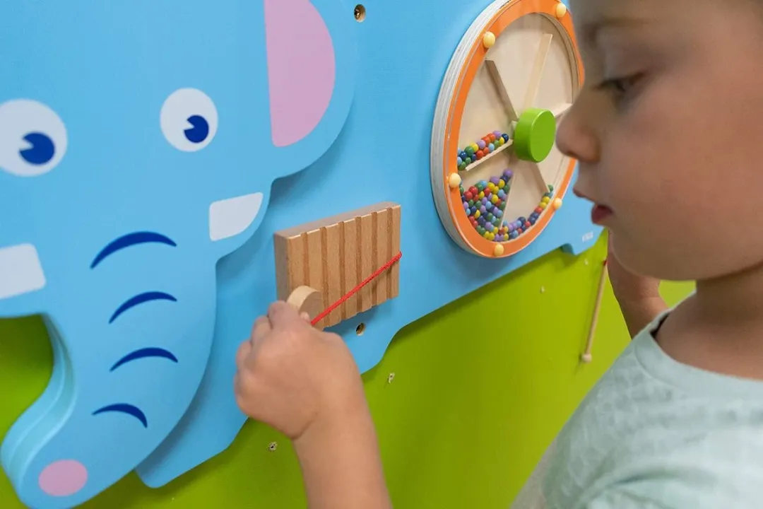 Viga Toys Wandspeelbord Olifant - Blauw