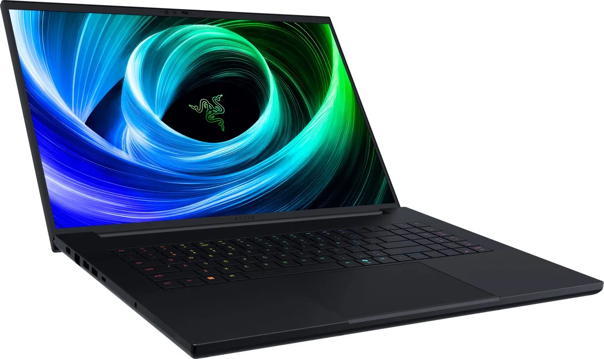 Razer Blade 18 Gaming Laptop - RTX 5070Ti 32GB 1TB
