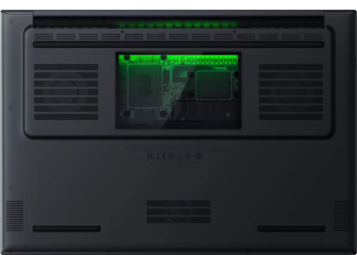 Razer Blade 18 Gaming Laptop - RTX 5070Ti 32GB 1TB