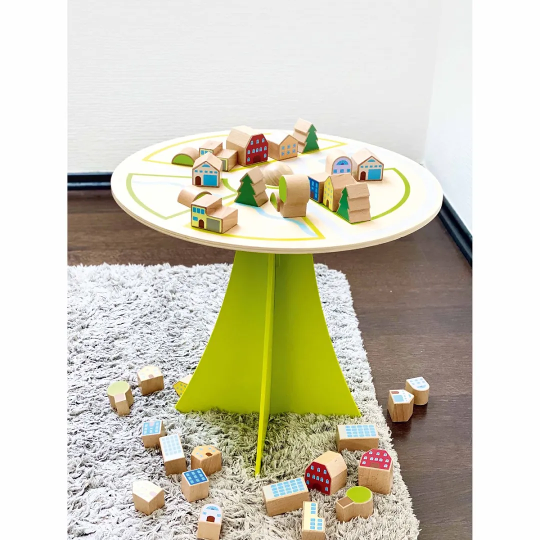 Beleduc Wobbling City Wiebelstad - Blauw/ Groen/ Houtkleur/ Rood