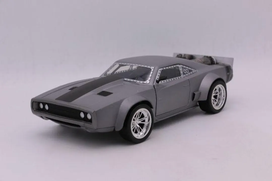 Jada Toys Dom's Ice Charger 9825