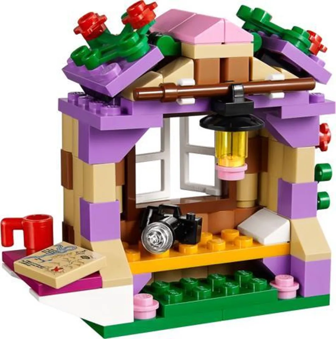 LEGO Andrea's Berghut - 119 Stukken - 1 Minifiguur - Paars