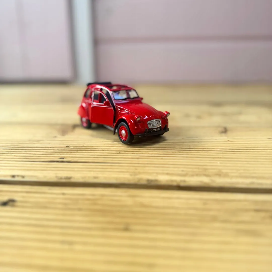 Goki Citroën 2CV Cabrio Rood 1:34-39