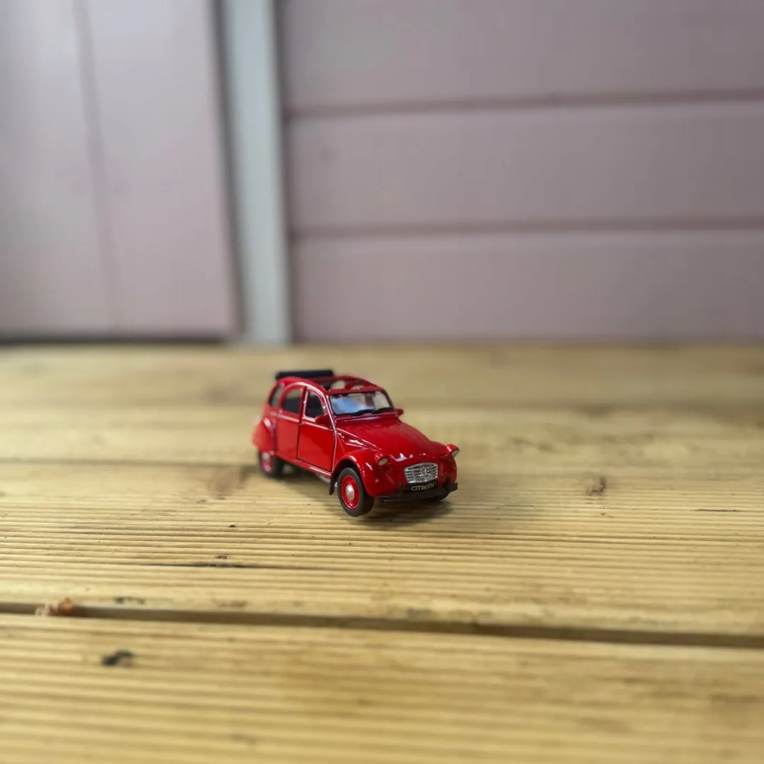 Goki Citroën 2CV Cabrio Rood 1:34-39