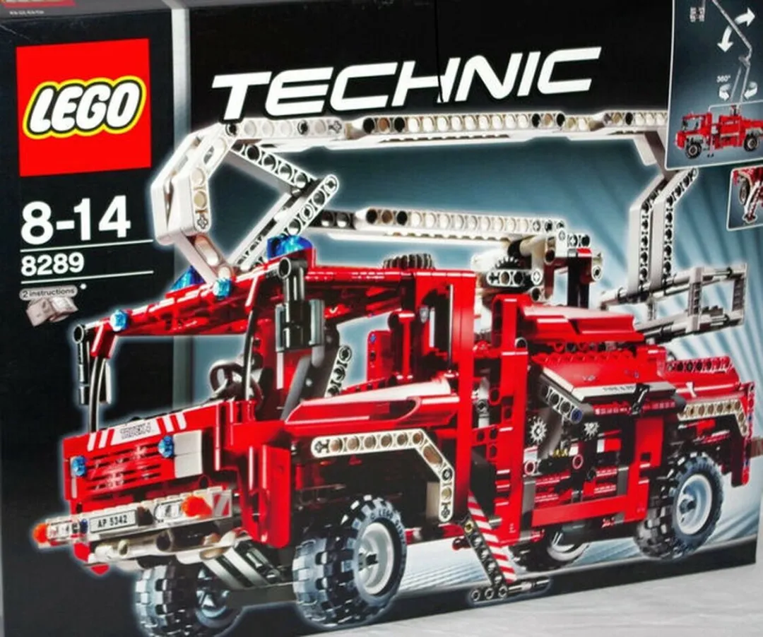 LEGO Fire Truck 8289 - 1035 Stukken - Multi