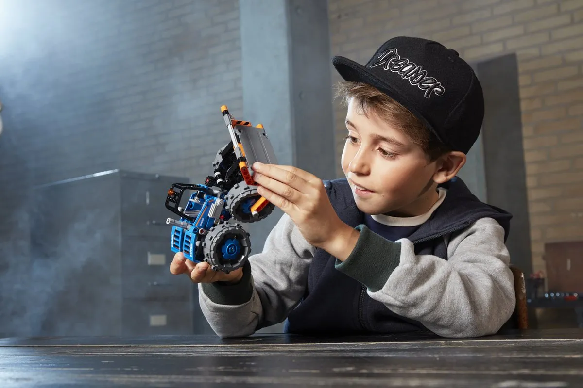 LEGO Technic Afvalpersdozer 42071 - 171 Stukken - Zwart