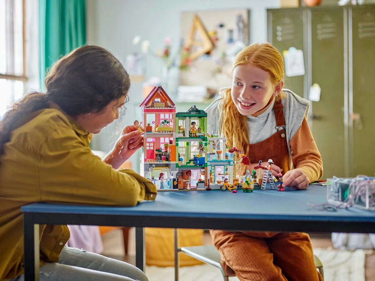 LEGO Friends Heartlake City Appartementen & Winkels 42670 - 2040 Stukken