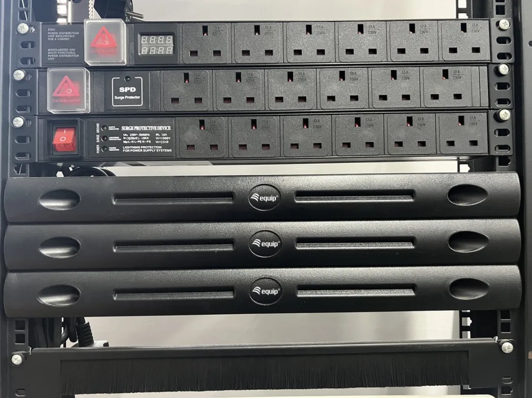 Equip 327505 Rackpaneel - Zwart