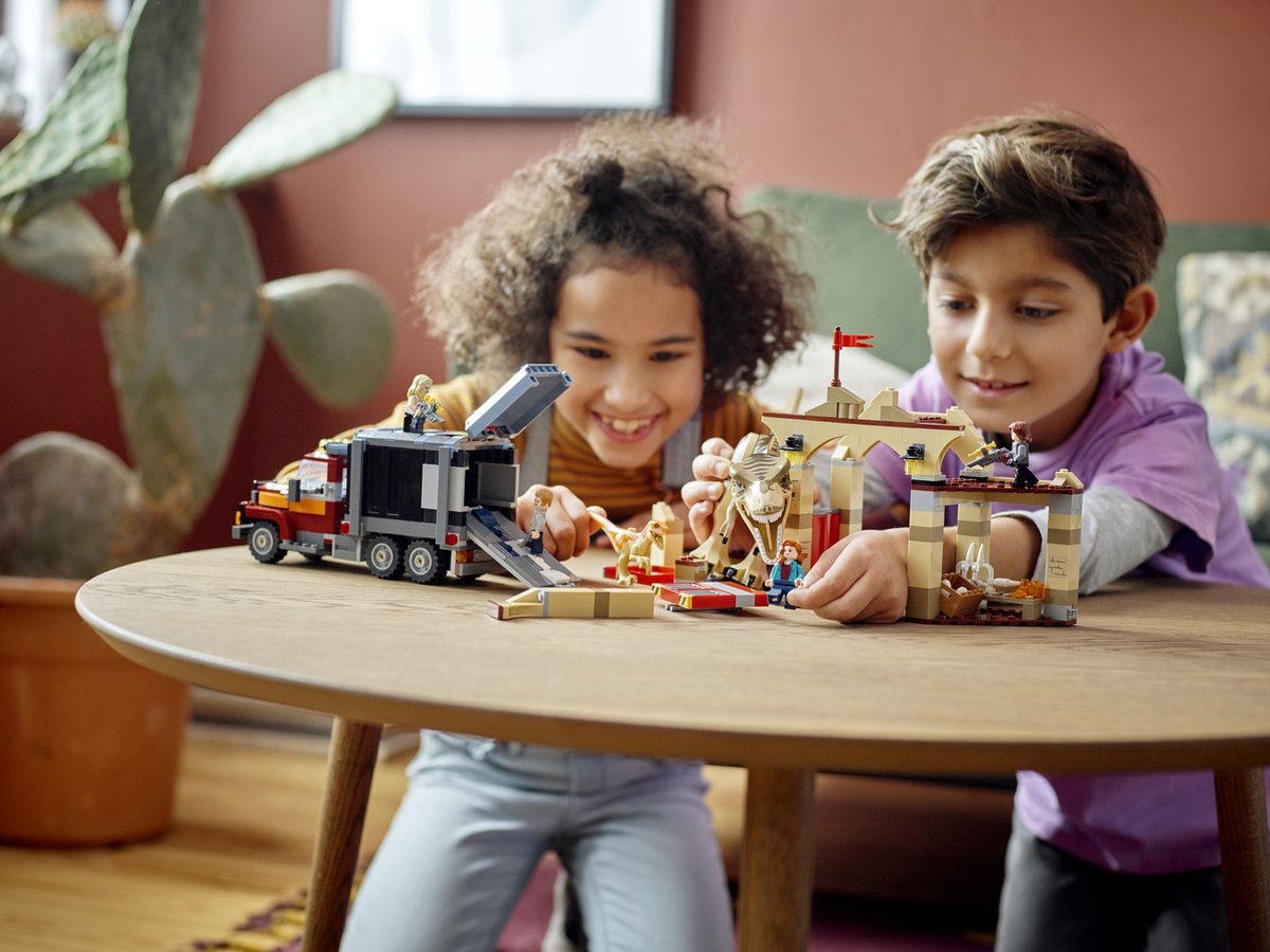 LEGO Jurassic World T. Rex & Atrociraptor Dinosaurus Ontsnapping - 76948