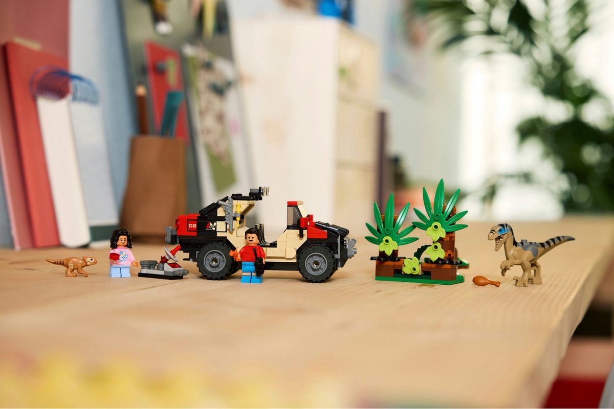 LEGO® Jurassic World Offroad Raptorontsnapping - 76972