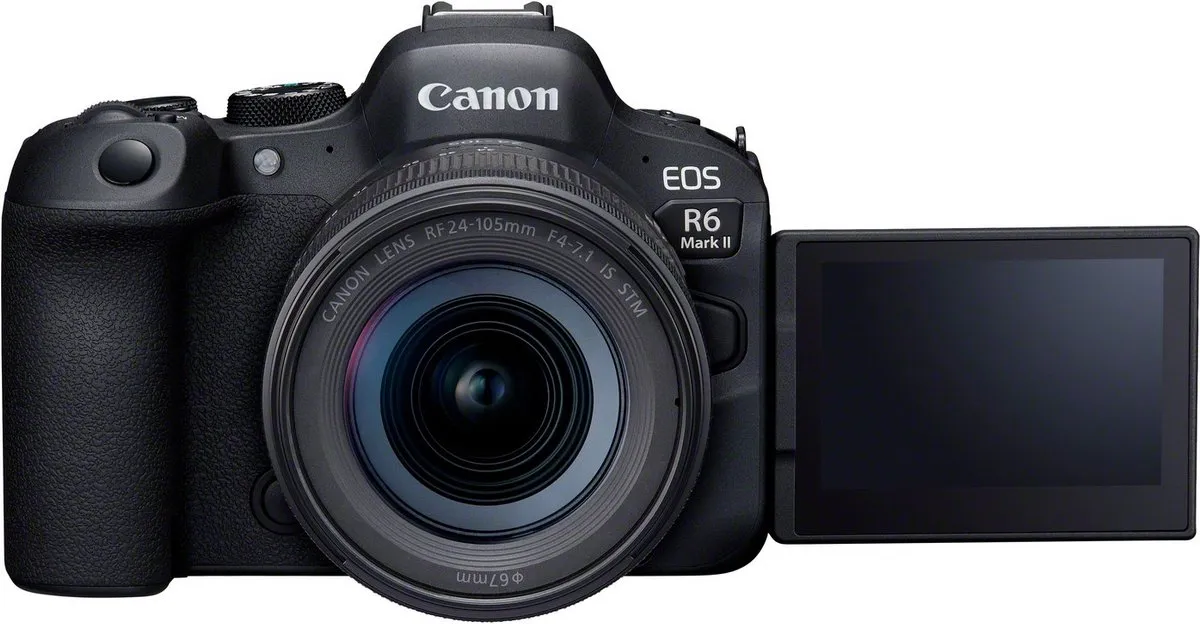 Canon EOS R6 Mark II RF 24-105mm F4-7.1 IS STM - 24.2MP