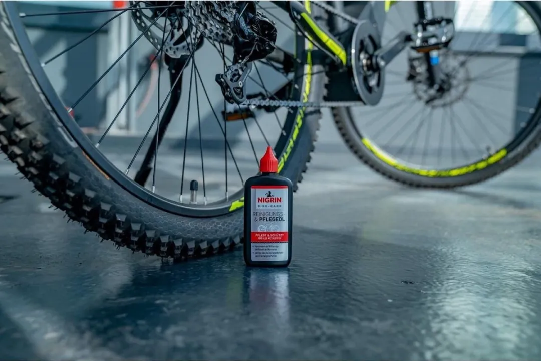 Fischer Nigrin Fietsolie 100ml - afbeelding 3 van 5