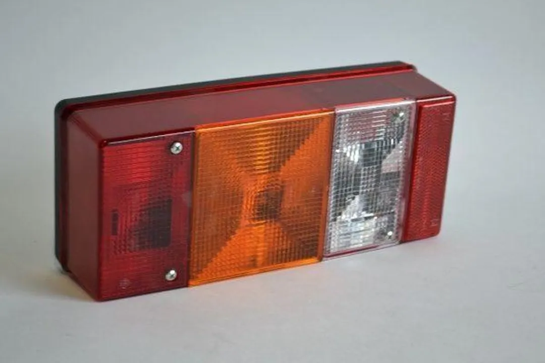 Hella Achterlicht Rood/Zwart - 245x105x67mm Rechts - afbeelding 2 van 4