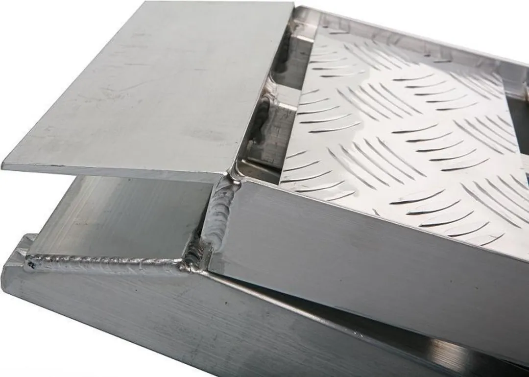 HBM Machines Aluminium Oprijplaat 680 Kg - Alfa Romeo 145 - Zilver