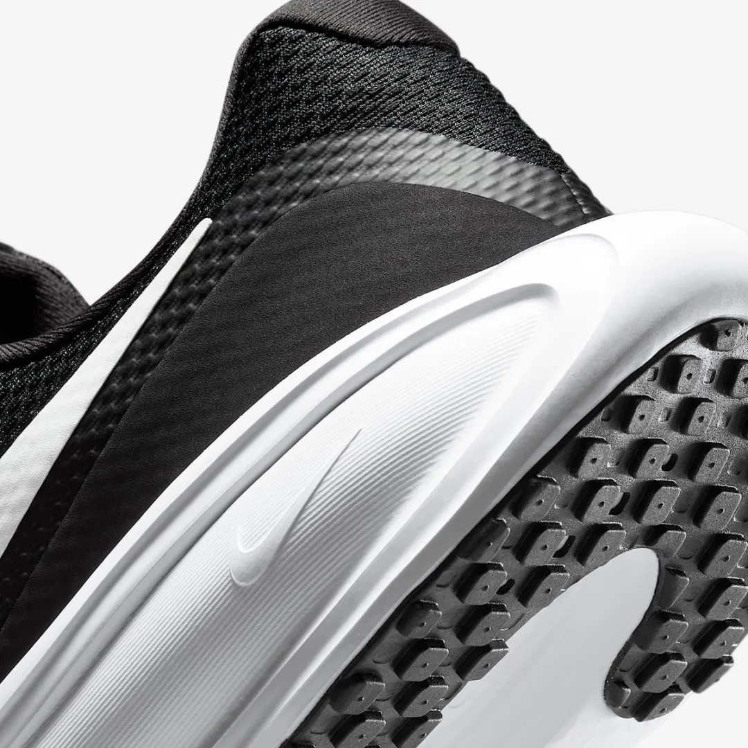 Nike Revolution Sportschoenen HJ9198-003 - Maat 48.5 - Zwart/Wit