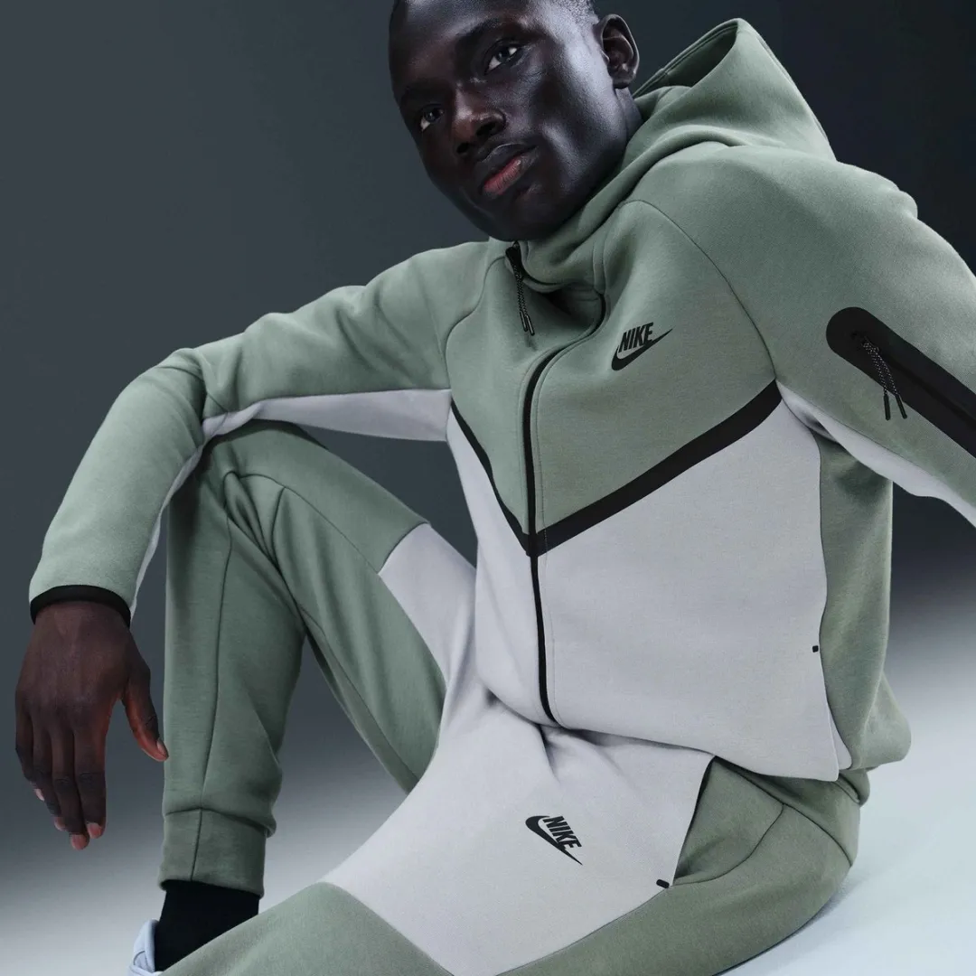 Nike Sportswear Tech Fleece Joggingbroek HV0959-365 - XS - Groen/Grijs