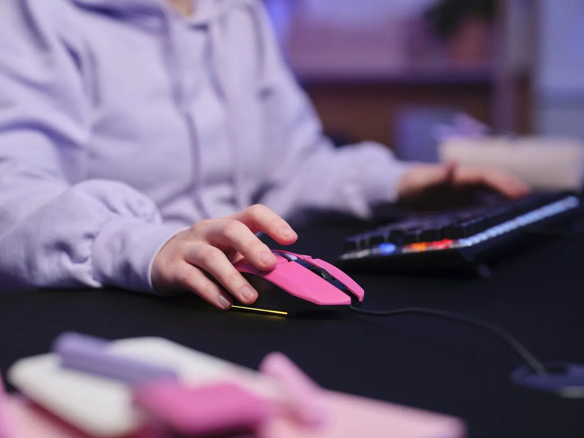 Trust GXT 109P Felox Gaming Muis 6400 DPI - Roze - afbeelding 6 van 6