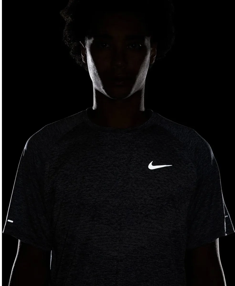 Nike Stride Dri-FIT Hardloopshirt Heren - S - Blauw