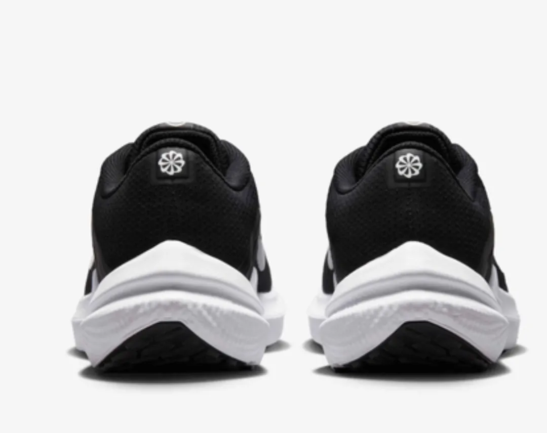 Nike Winflo 10 Hardloopschoenen 36.5 - Zwart