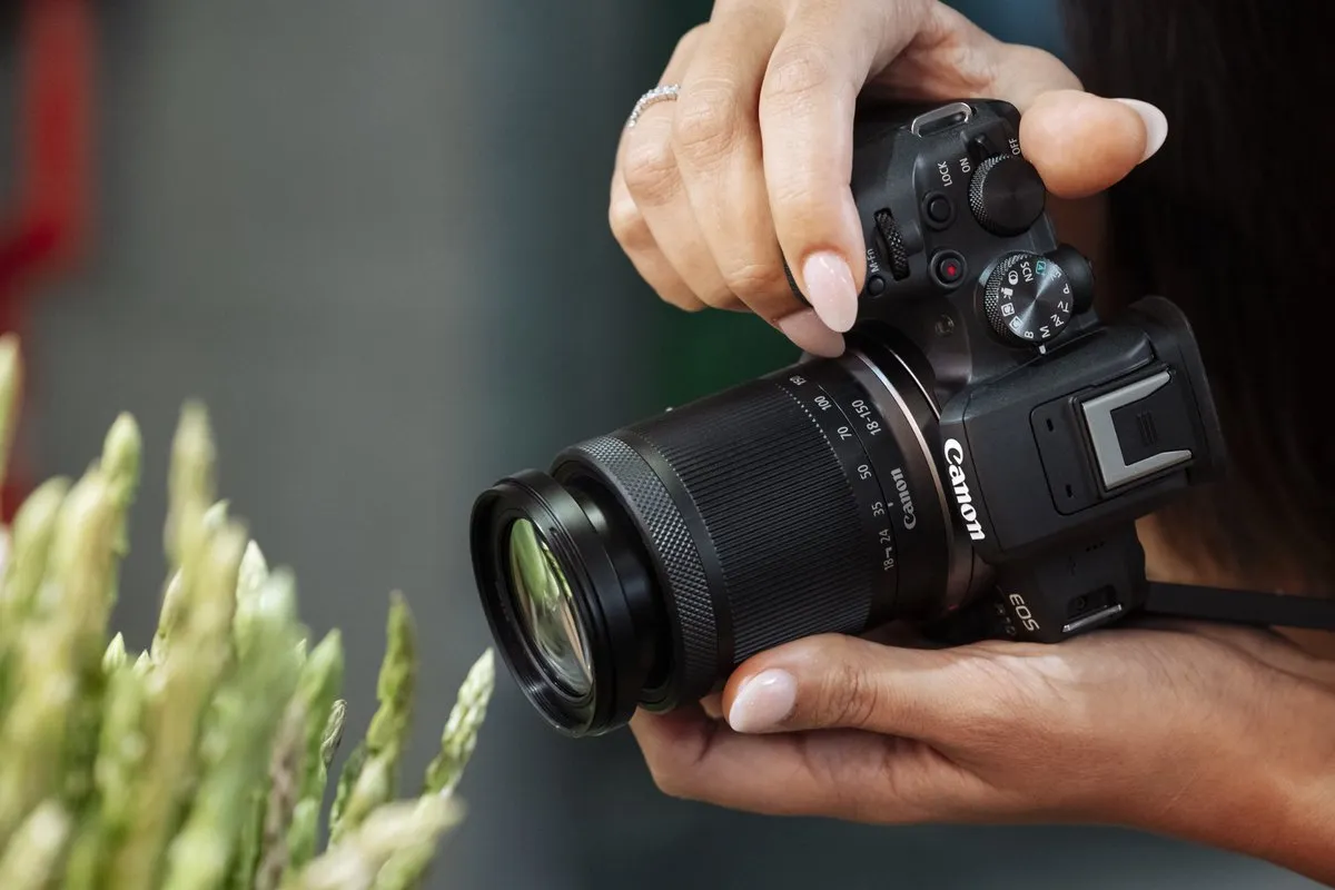 Canon RF-S 18-150mm f/3.5-6.3 IS STM Lens