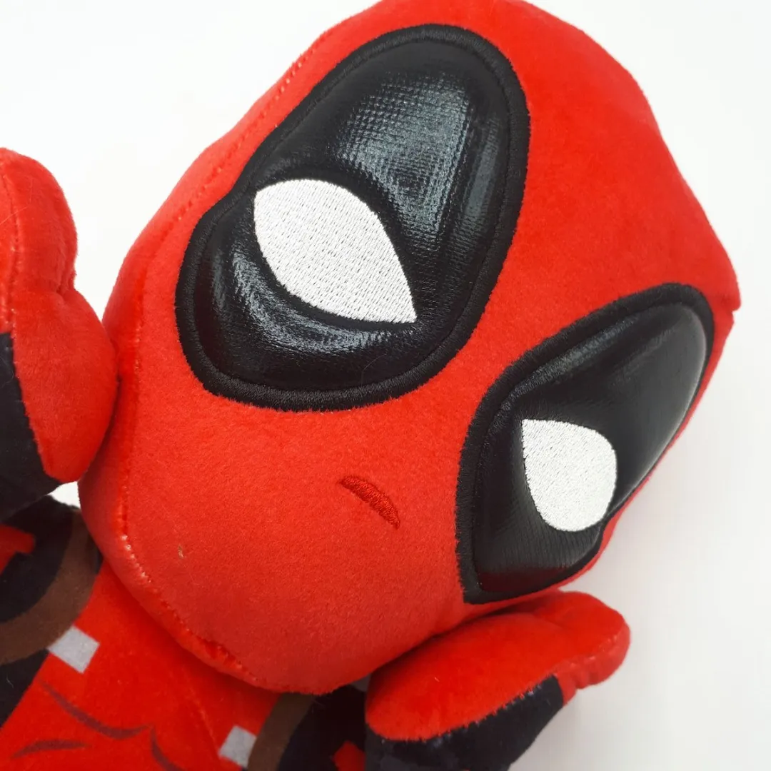 Marvel Deadpool Pluche Knuffel - Surprised Hands 35 cm