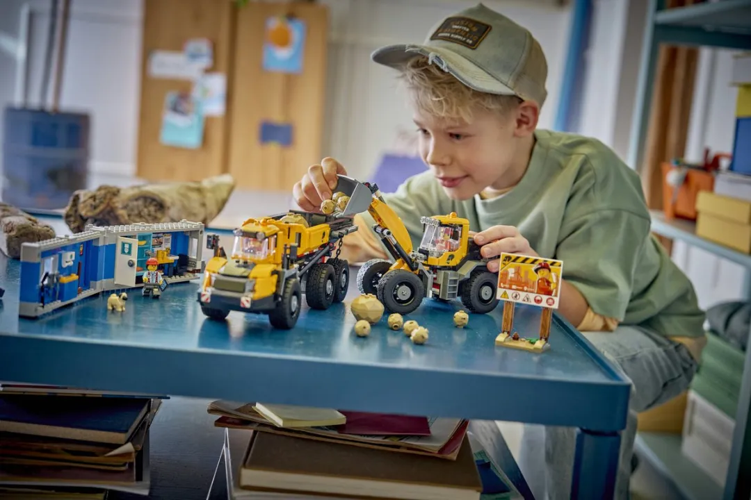LEGO City 60494 Bouwset Bouwplaatsvoertuigen & Kantoor - 1132 Stukken - afbeelding 6 van 6