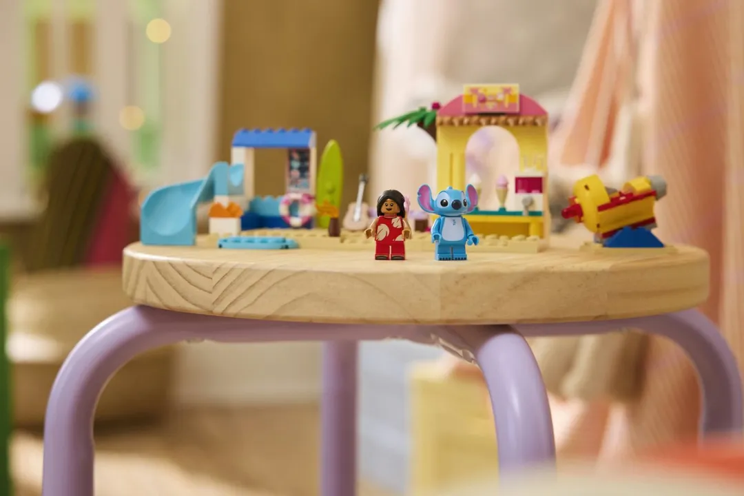 LEGO Disney Lilo & Stitch Strandplezier 43280 - 113 Stukken - Multicolor
