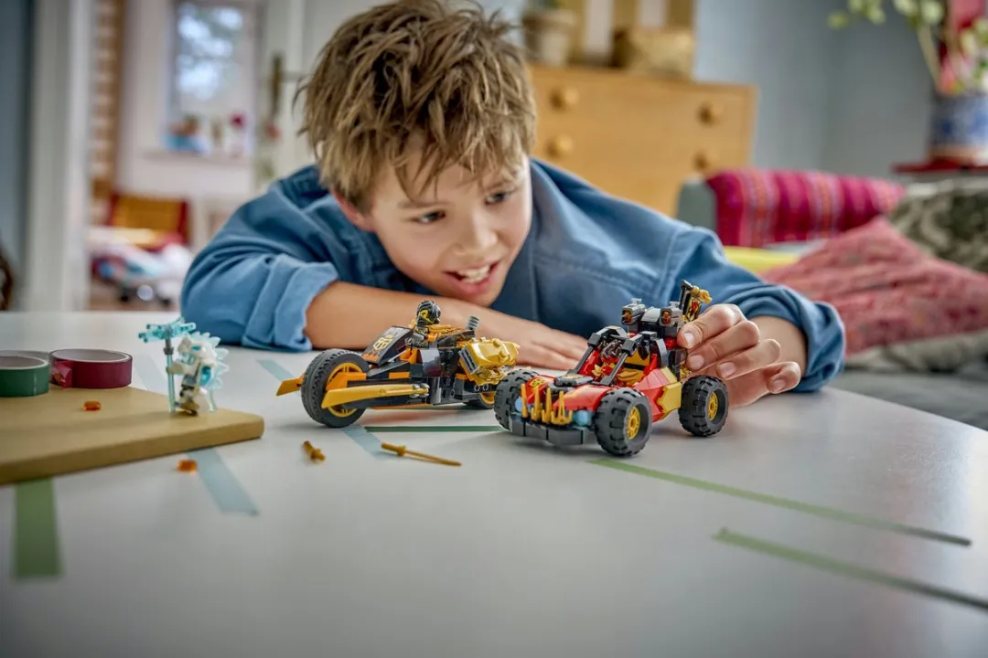 LEGO Ninjago Kai en Cole's Combivoertuigen 71864 - 394 Stukken