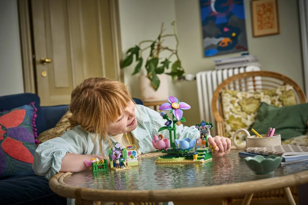 LEGO Friends Draaiende Theekopjesattractie 42702 - 321 Stukken - afbeelding 6 van 6