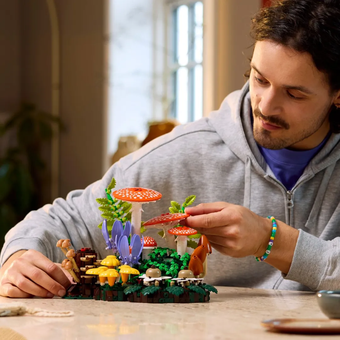 LEGO Botanicals Bospaddenstoelen 11505 - 806 Stukken - Multicolor