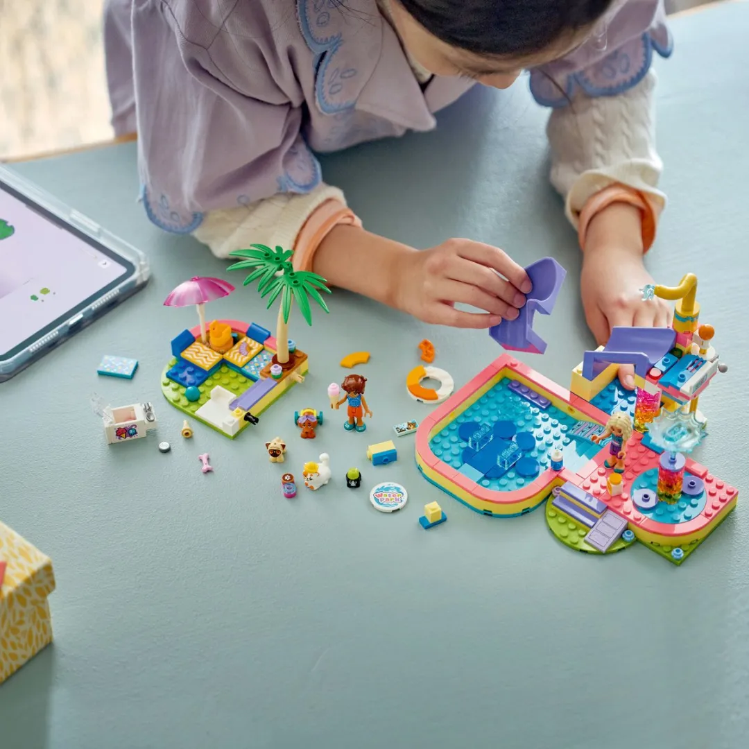 LEGO Friends Waterpark Bouwset 278 Stuks - Meerkleurig