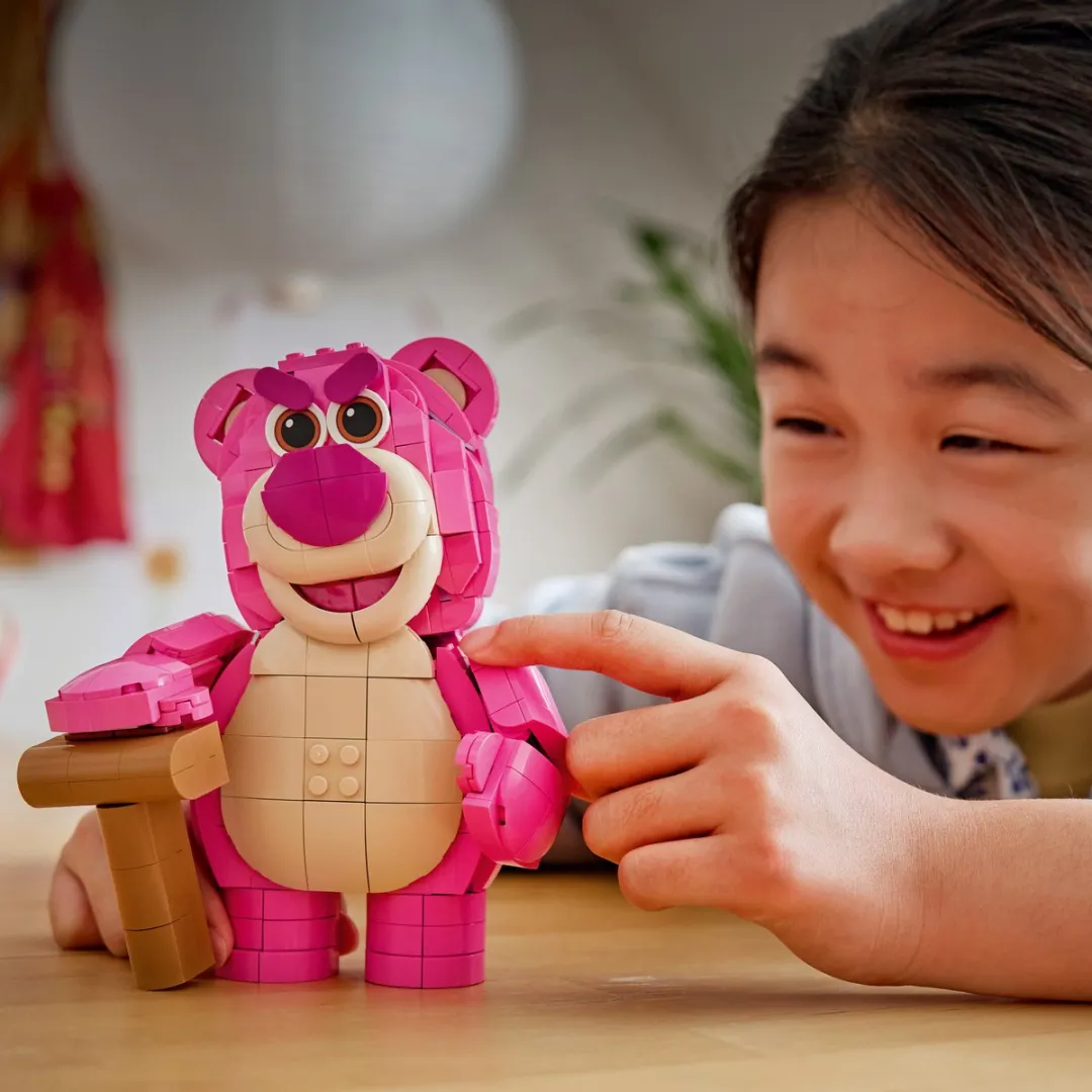LEGO Disney Pixar Toy Story Lotso - 570 Stukken - Meerkleurig