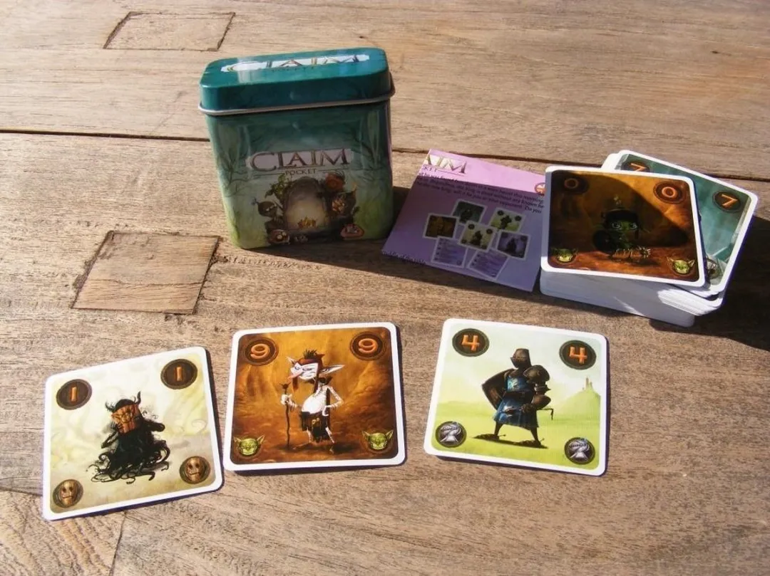 White Goblin Games Claim Pocket Kaartspel - 2 Spelers