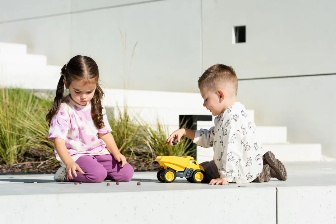 Klein Toys Kiepwagen 2115 - 22x11x12cm - Geel/Zwart