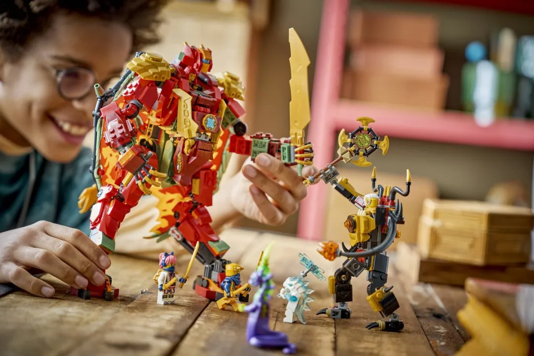 LEGO Ninjago Wyldfyre's Transformerende Drakenmecha 71868 - 821 Stukken