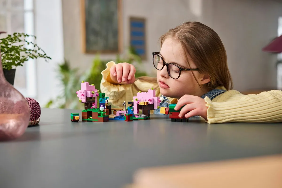 LEGO Minecraft De Kersenbloesemtuin 21260 - 304 Stukken