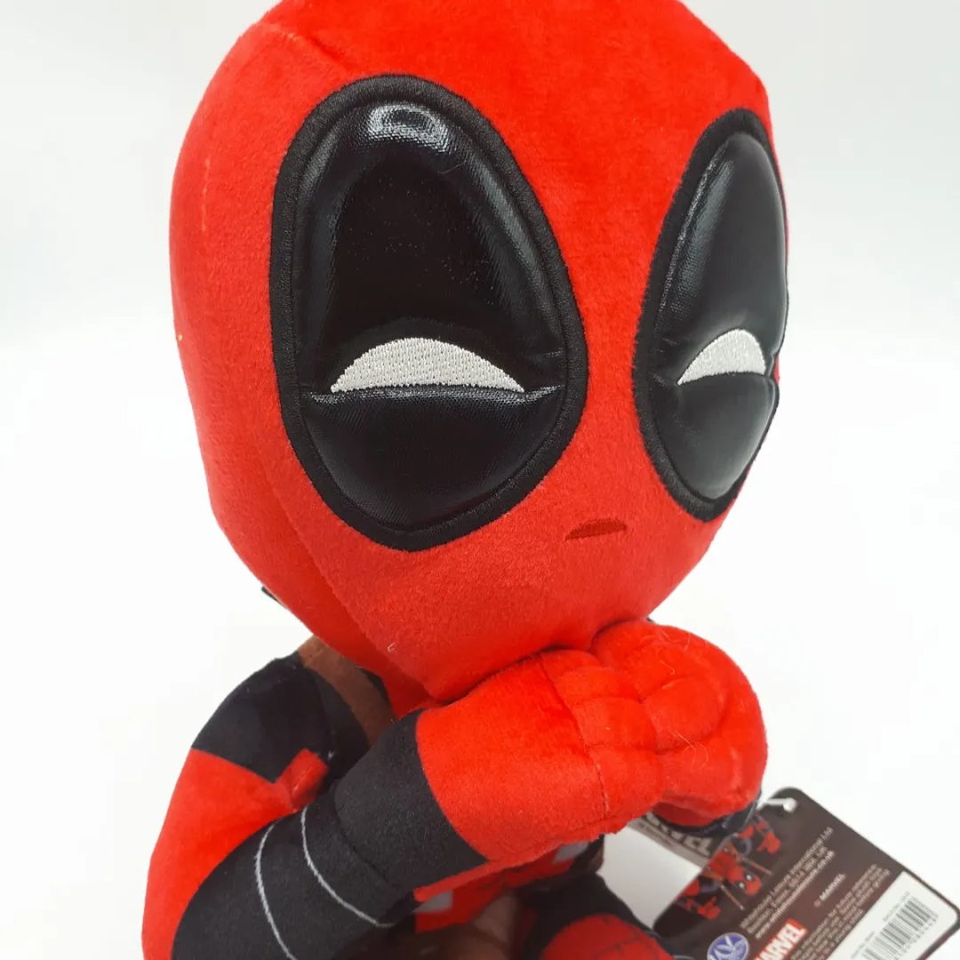 Marvel Deadpool Heart Hands Pluche Knuffel 35 cm