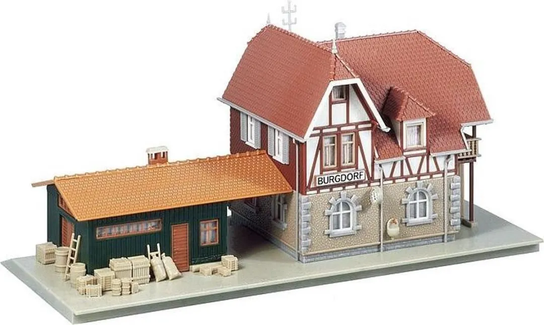 Faller PIKO 131377 Treinstation H0