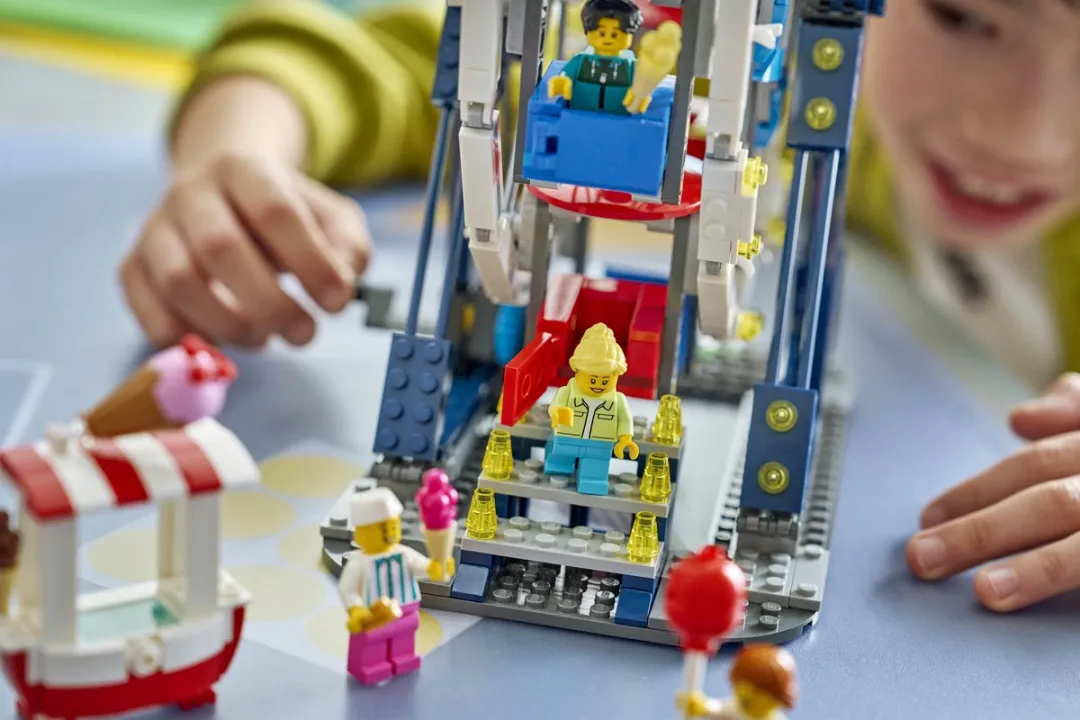LEGO Creator 3in1 31389 Reuzenrad/UFO/Zweefmolen - 916 Stukken - Meerkleurig