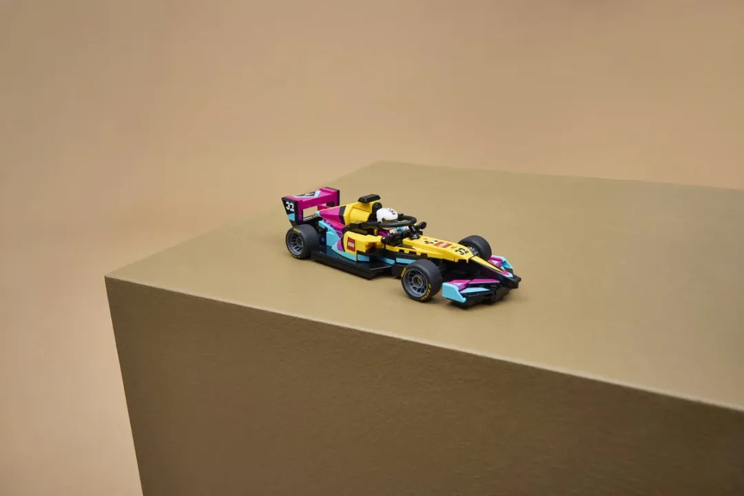 LEGO Speed Champions 77258 F1 Academy Racewagen Bouwpakket - 201 Stukken - Multicolor
