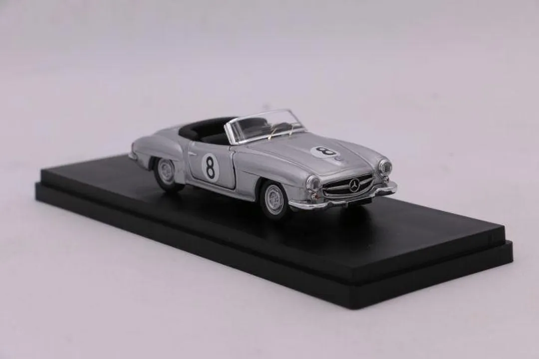 Mercedes-Benz 190 SL #8 Winner G.P. Macau 1956 1:43 - Rio - Multicolor