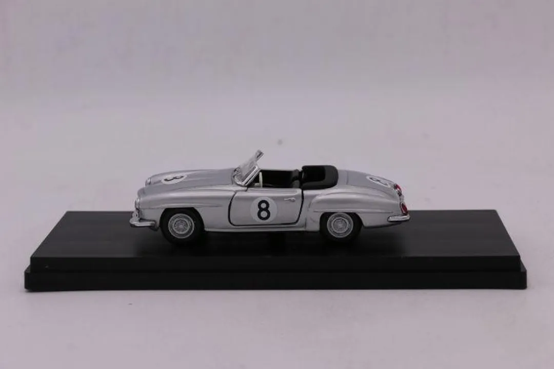 Mercedes-Benz 190 SL #8 Winner G.P. Macau 1956 1:43 - Rio - Multicolor