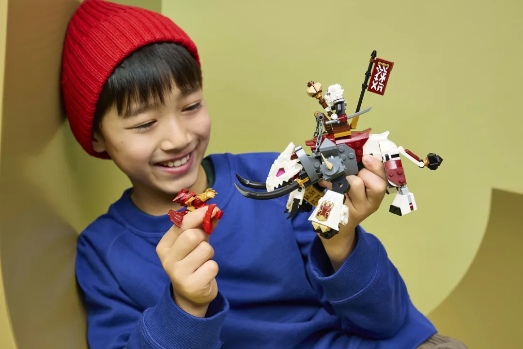 LEGO Ninjago Zilvar en Grimtak Drakenbeest 71863 - 232 Stukken