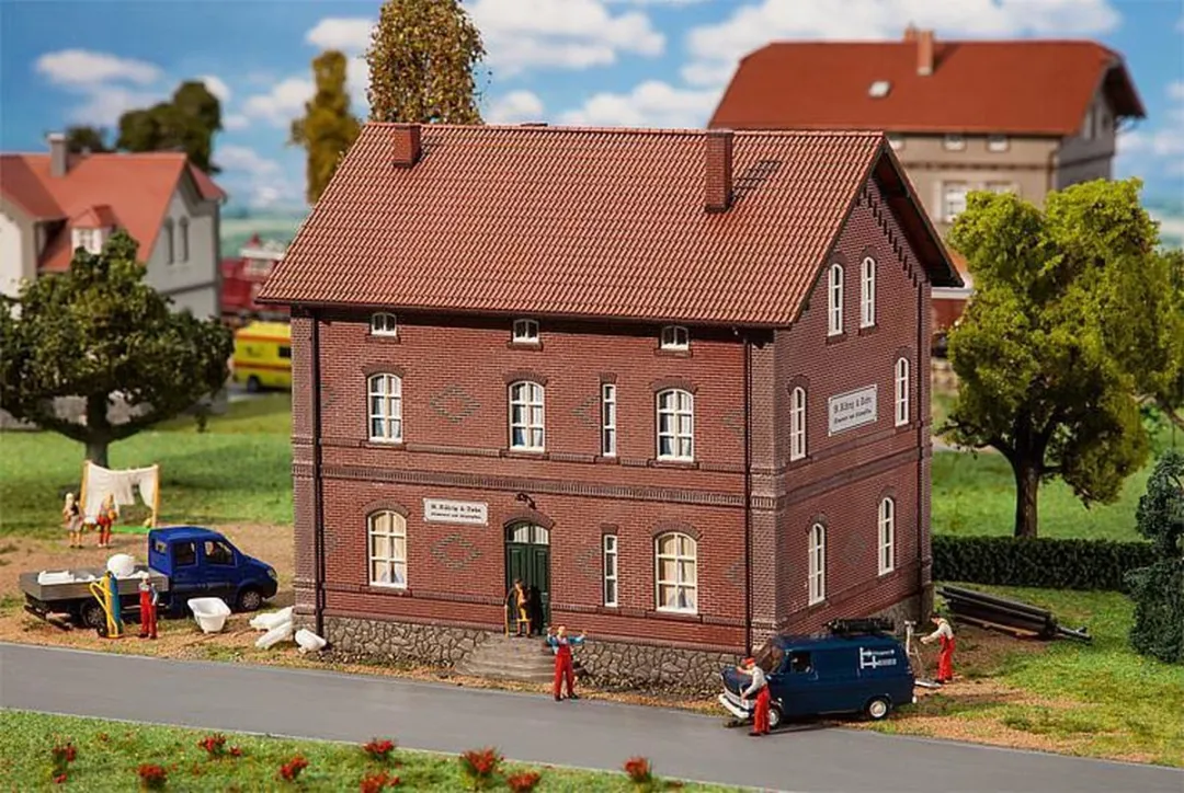 Faller H0 Loodgieter Röhrig & Sohn Modelbouwpakket - 262 Onderdelen
