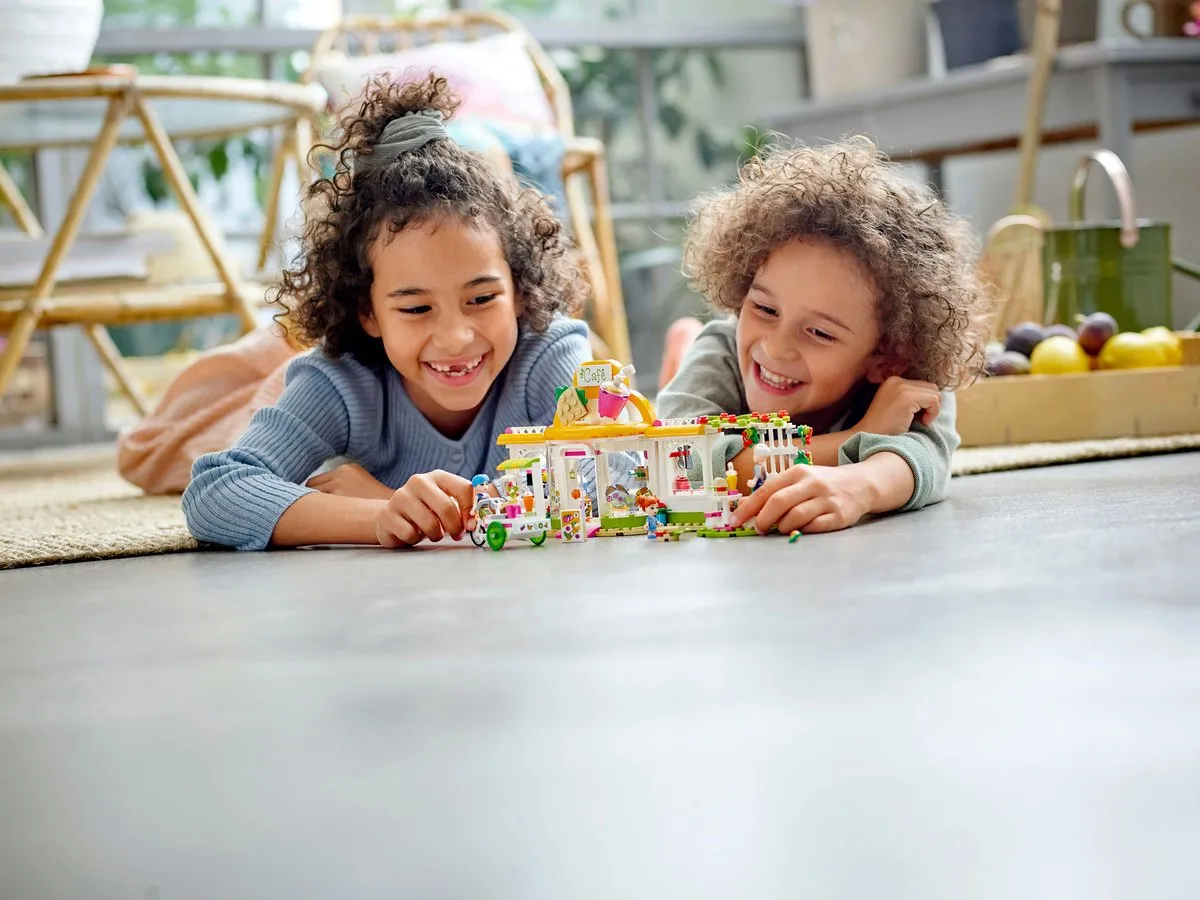 LEGO Friends Biologisch Café 41444 - 564 Stukken - afbeelding 2 van 6